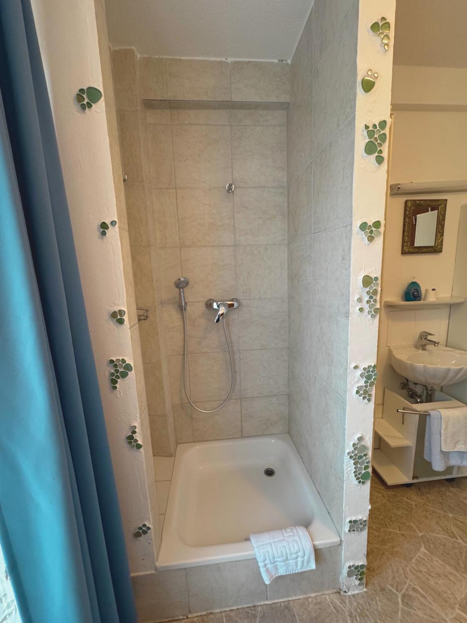 Hostel Heinzelmaennchen Koln Bagian luar foto