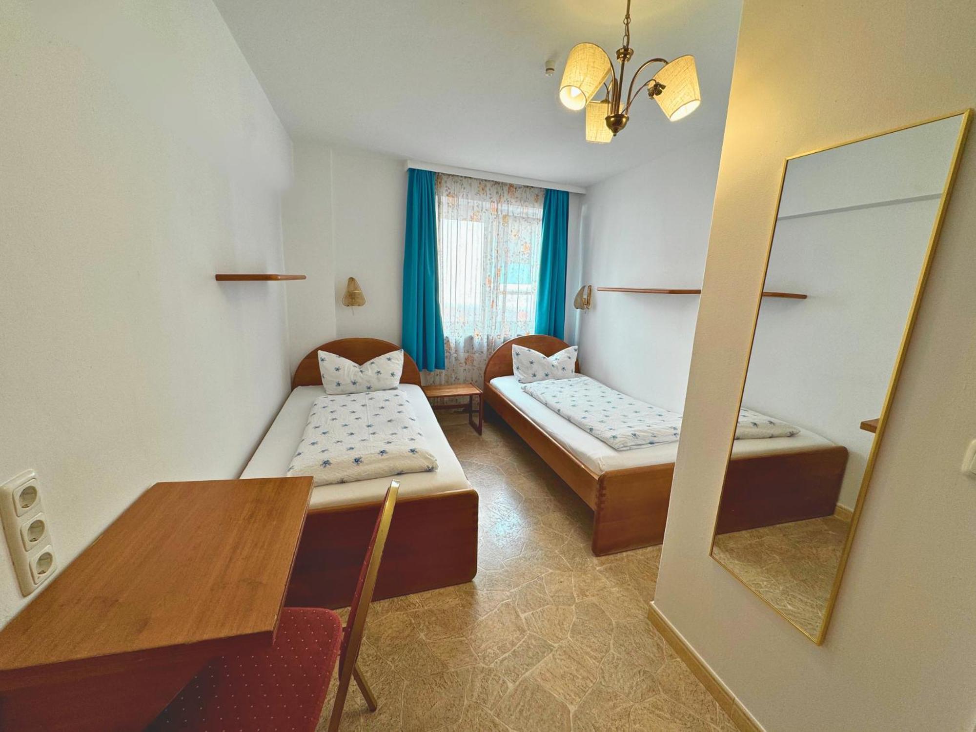 Hostel Heinzelmaennchen Koln Bagian luar foto