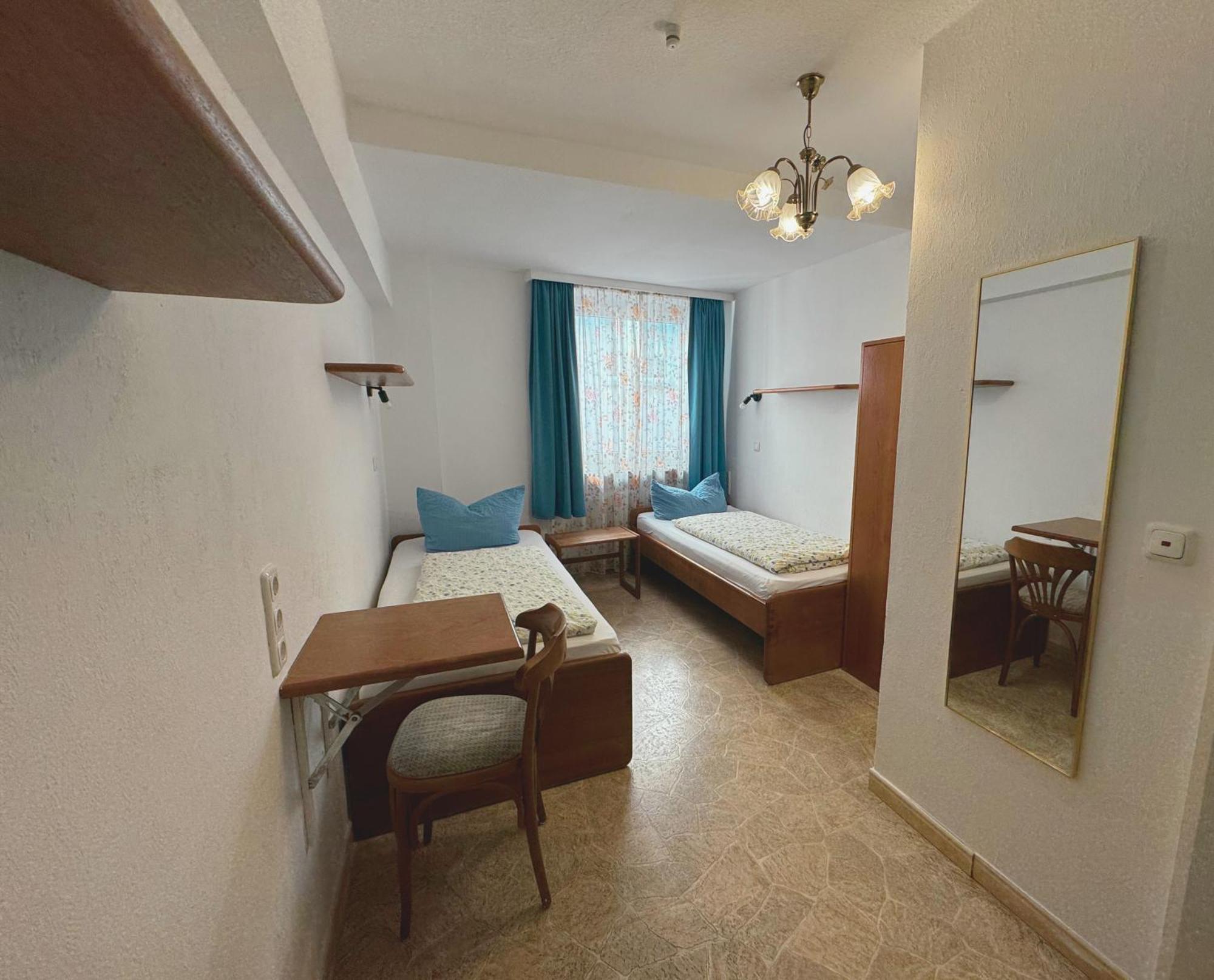 Hostel Heinzelmaennchen Koln Bagian luar foto
