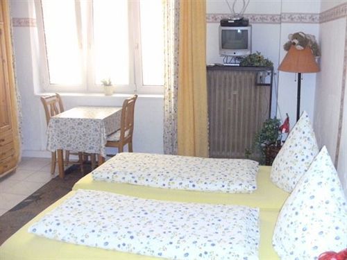 Hostel Heinzelmaennchen Koln Bagian luar foto