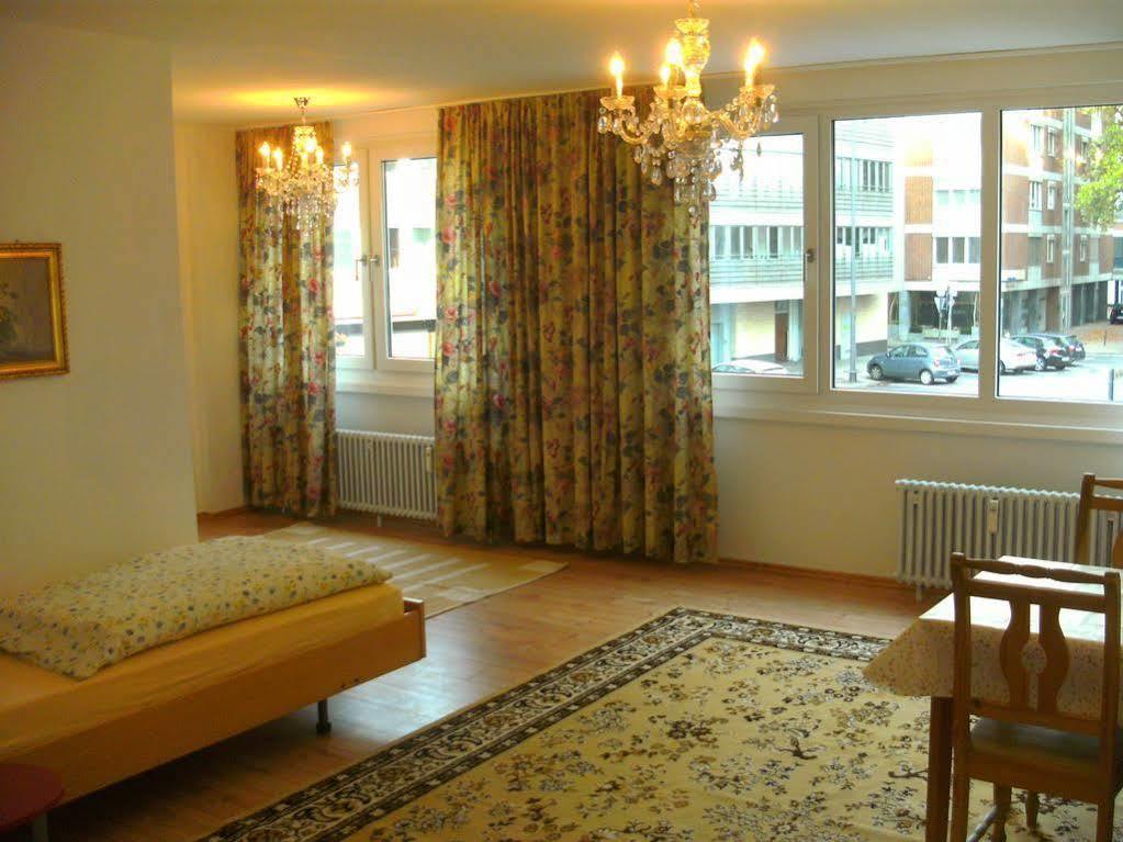 Hostel Heinzelmaennchen Koln Bagian luar foto