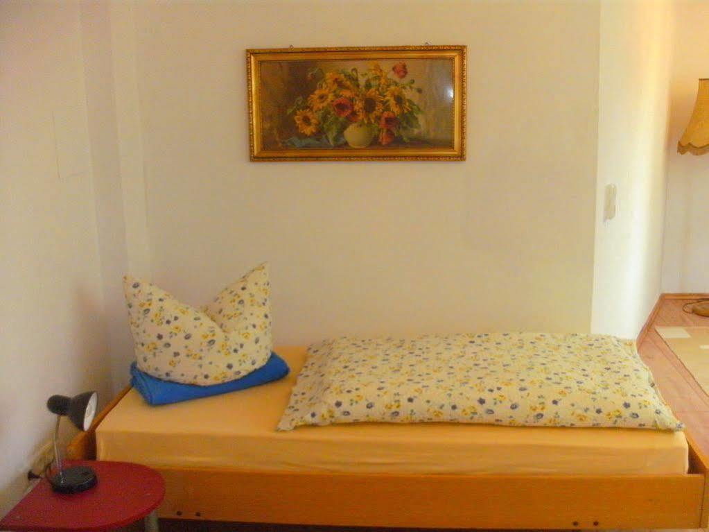 Hostel Heinzelmaennchen Koln Bagian luar foto
