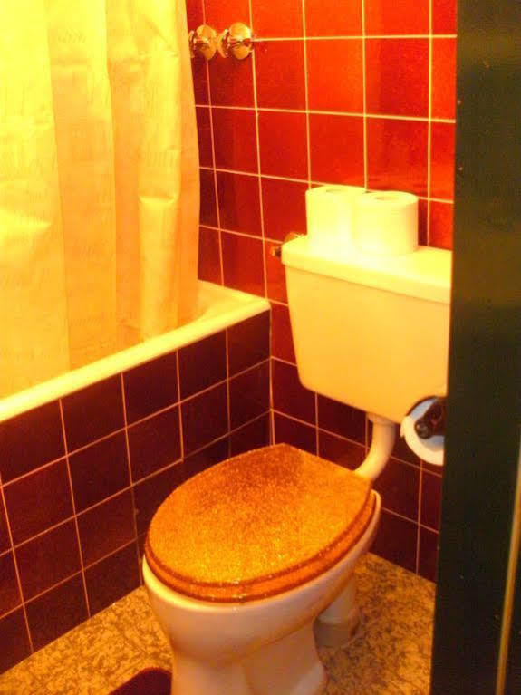 Hostel Heinzelmaennchen Koln Bagian luar foto